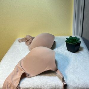 Bra Victoria Secrets beige 34 D with adjustable straps